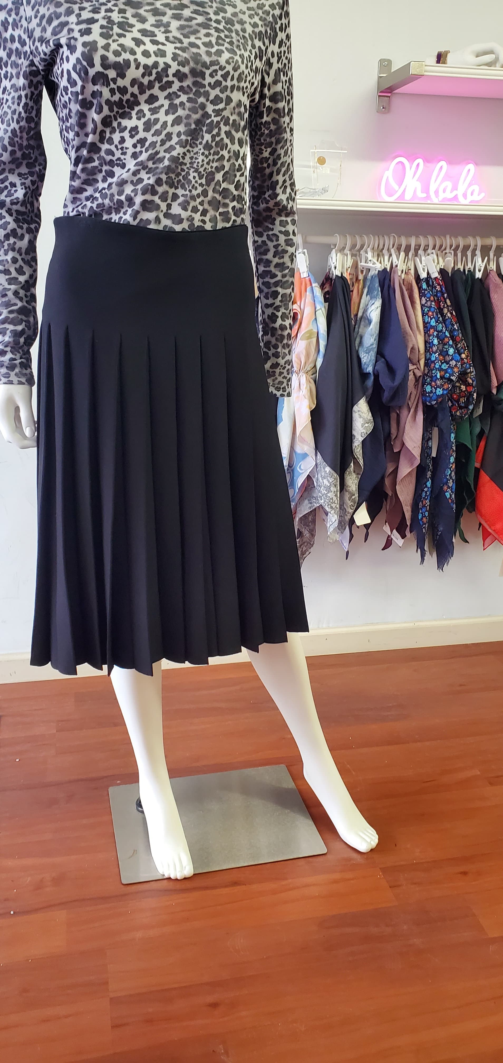 Knit Pleated skirt by WF2003