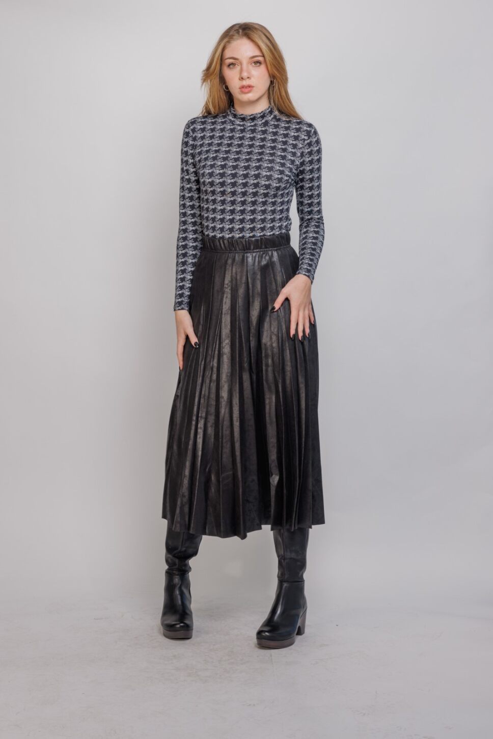 Printed Mock Neck by ivee  727