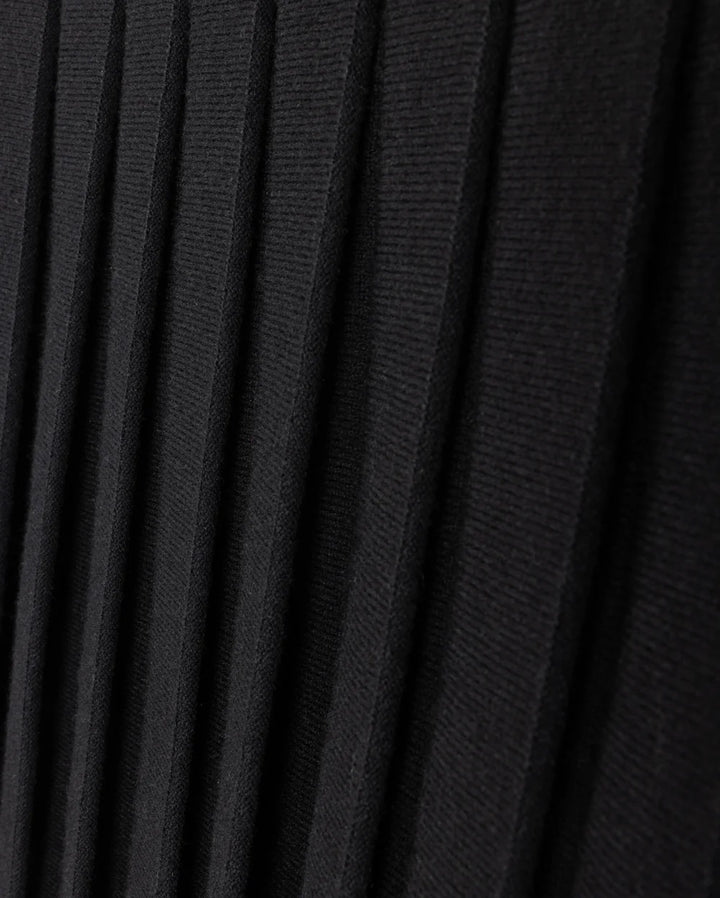 Detail Knit Pleated Skirt