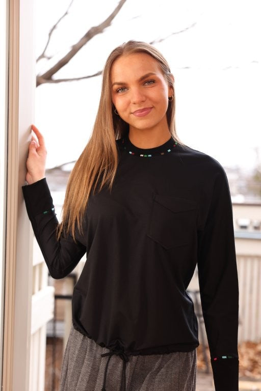 Colored Neckline Top M-7406