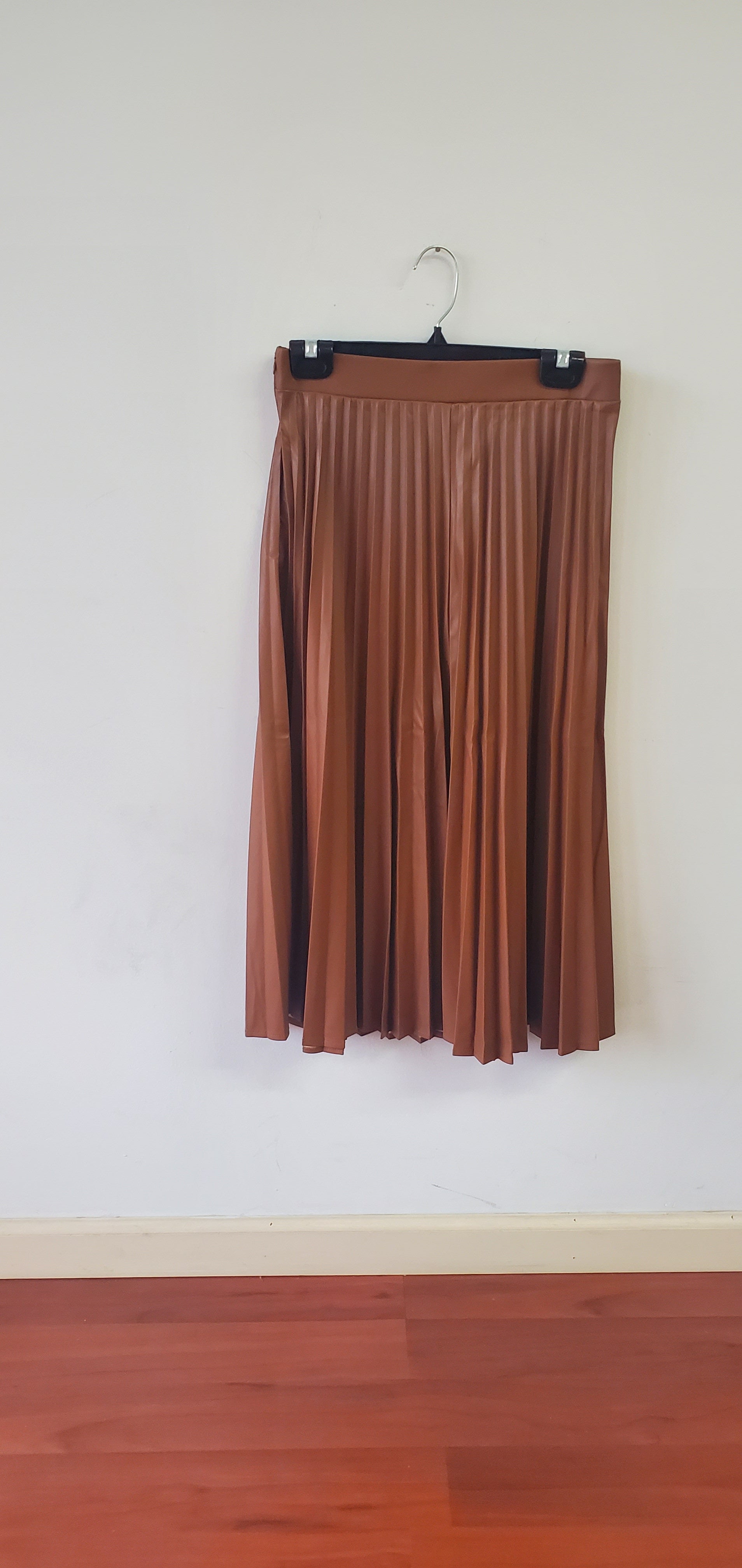 Faux Leather Pleated Skirt 621