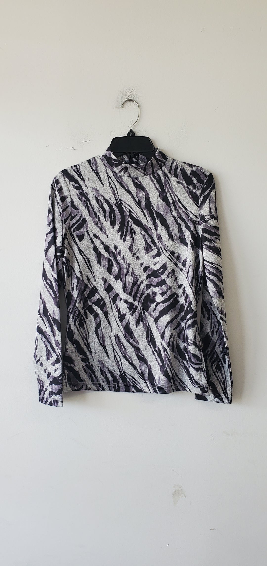 Printed Mock Neck Tee 201